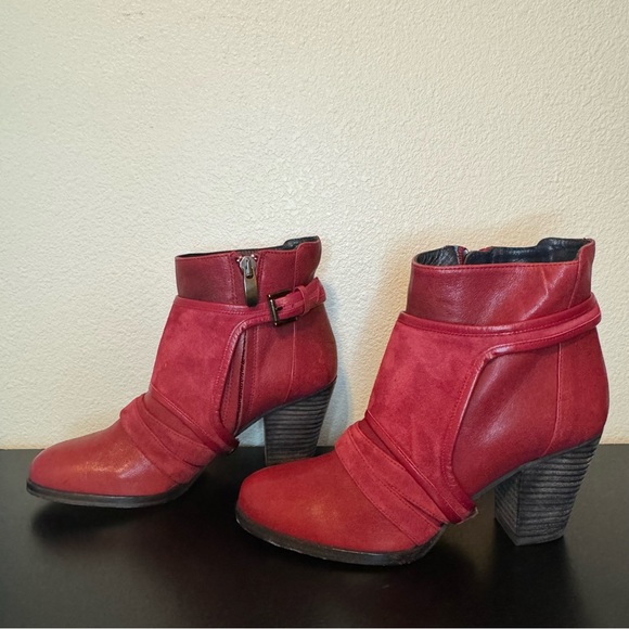 Boots & Shoes Show! Like to Be Notified When I go Live! - Picture 5 of 16